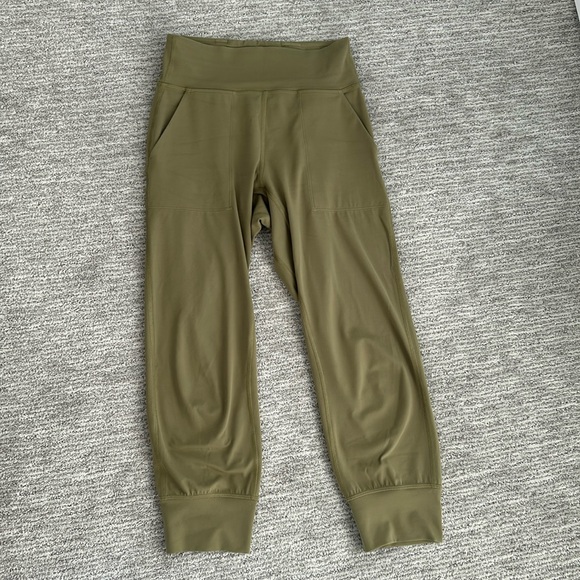 Lululemon Align Jogger - Picture 1 of 5